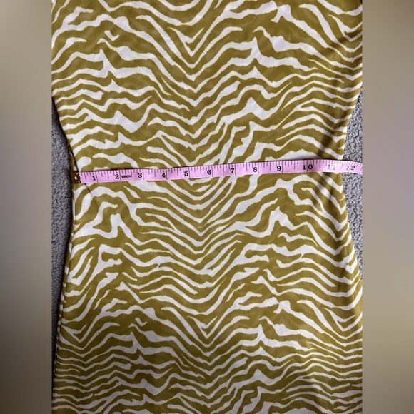 Resa Lyon Dress in Kuma - Picture 14 of 16